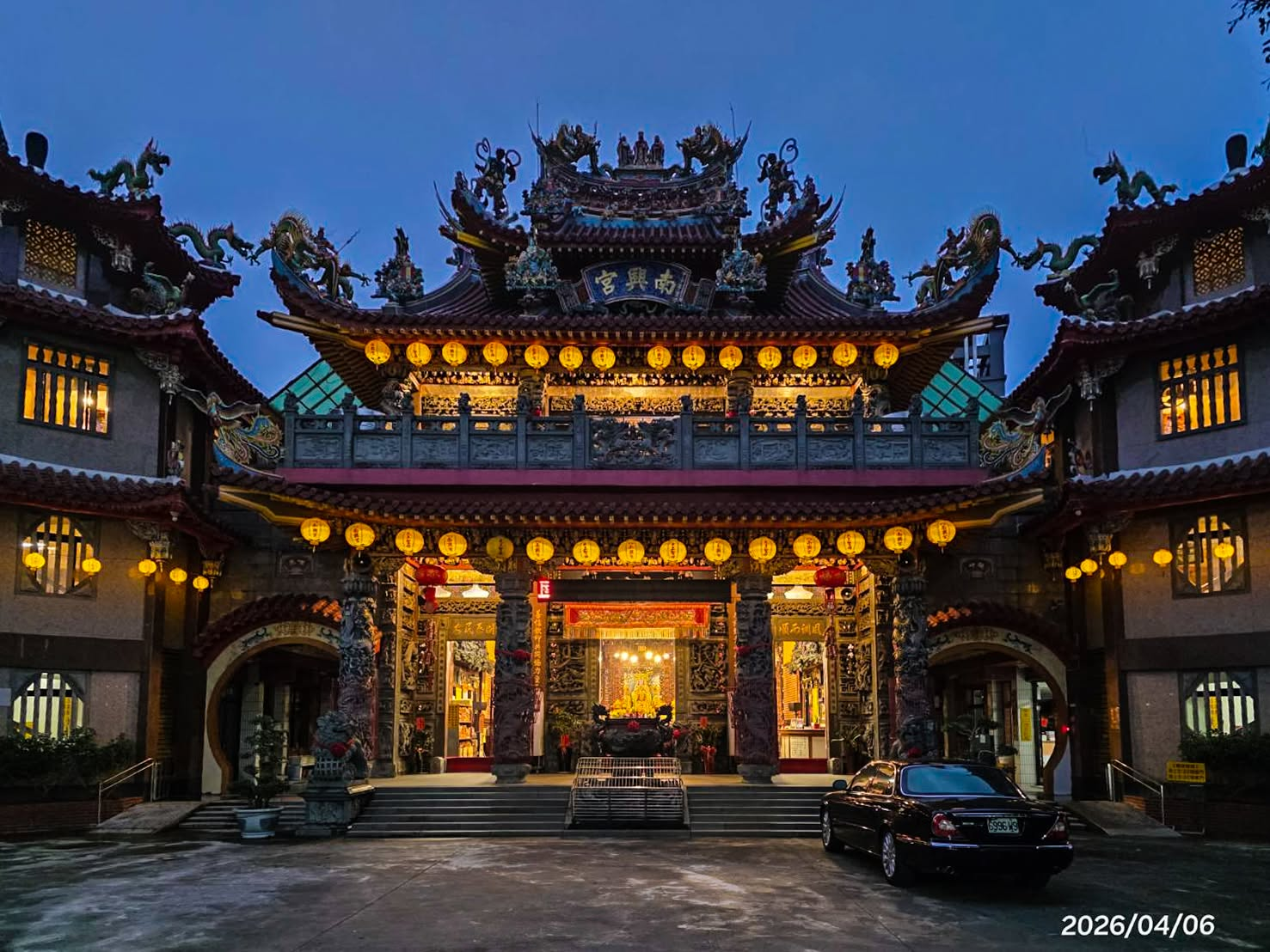 南興宮夜間建築照片
